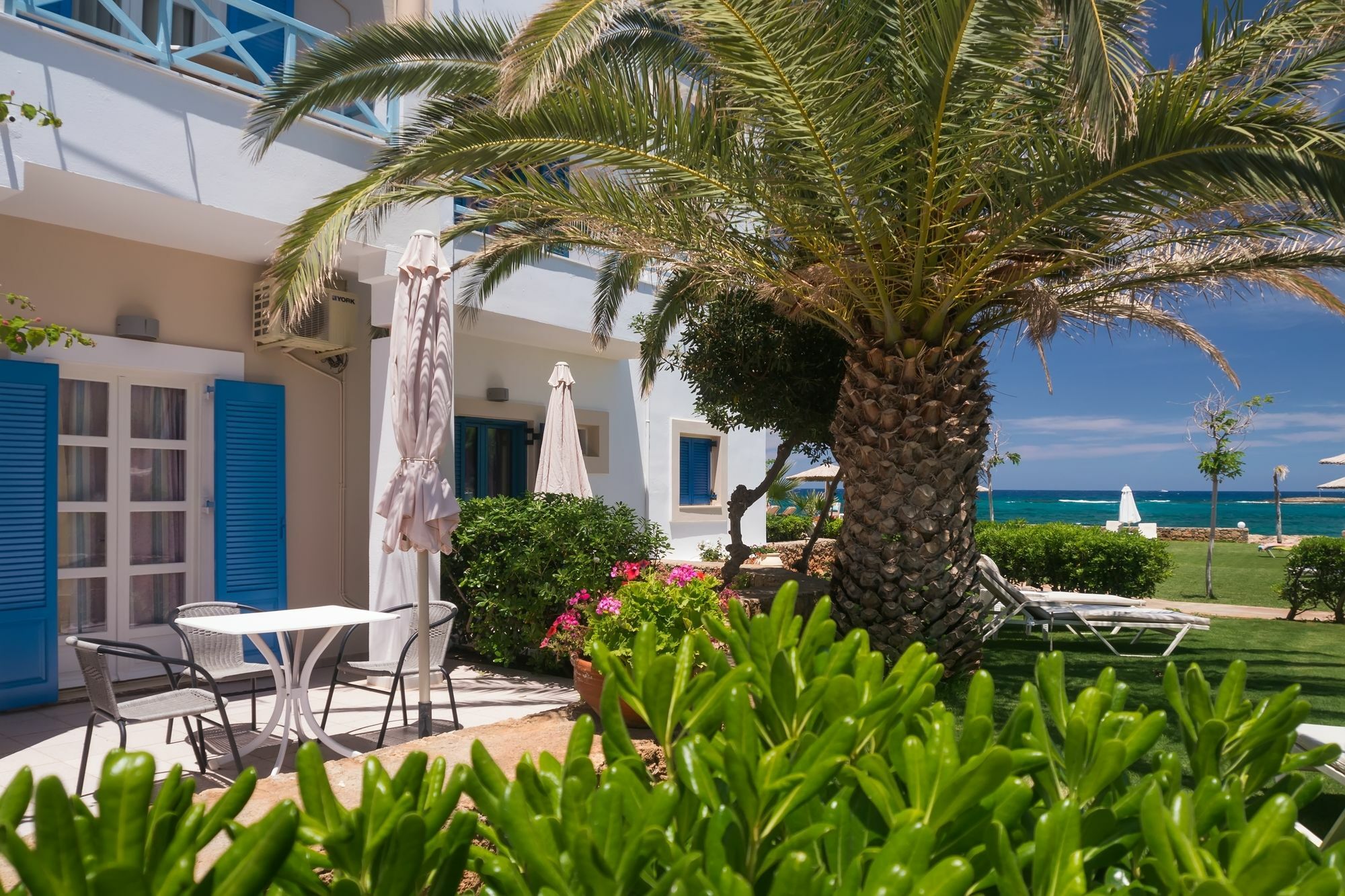 Pyrgos Beach Hotel Apartments Malia Eksteriør billede