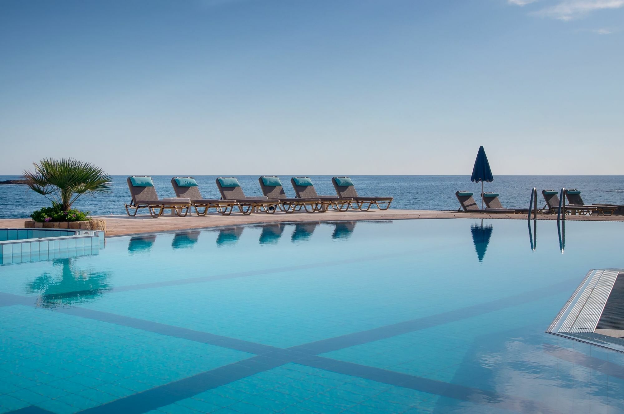 Pyrgos Beach Hotel Apartments Malia Eksteriør billede